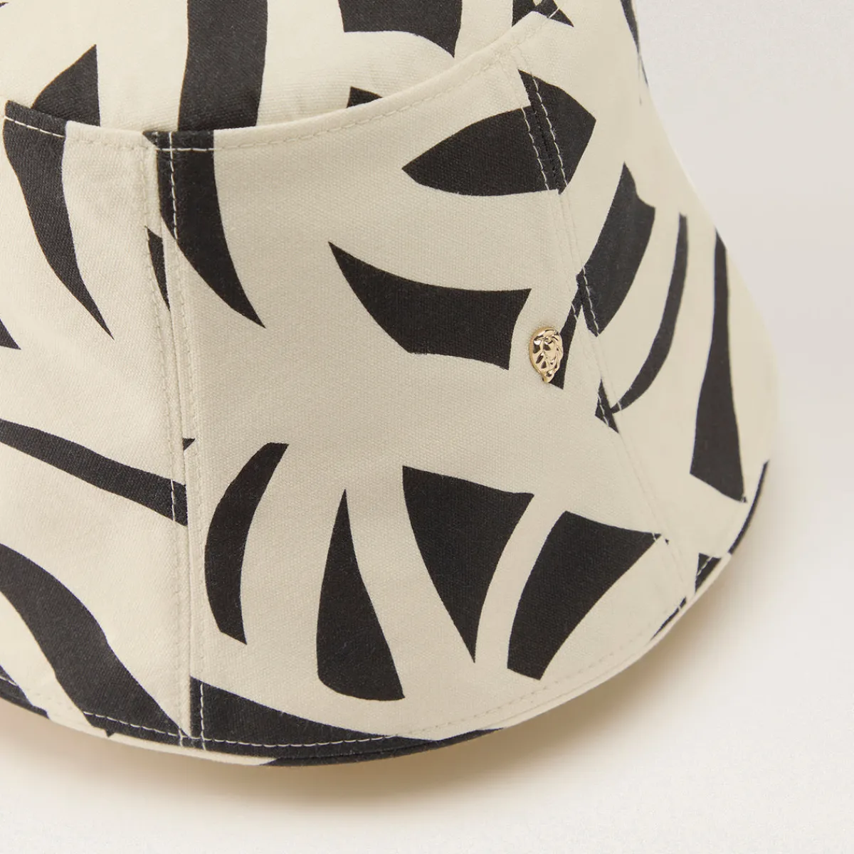 Baja Bucket-Helen Kaminski Outlet