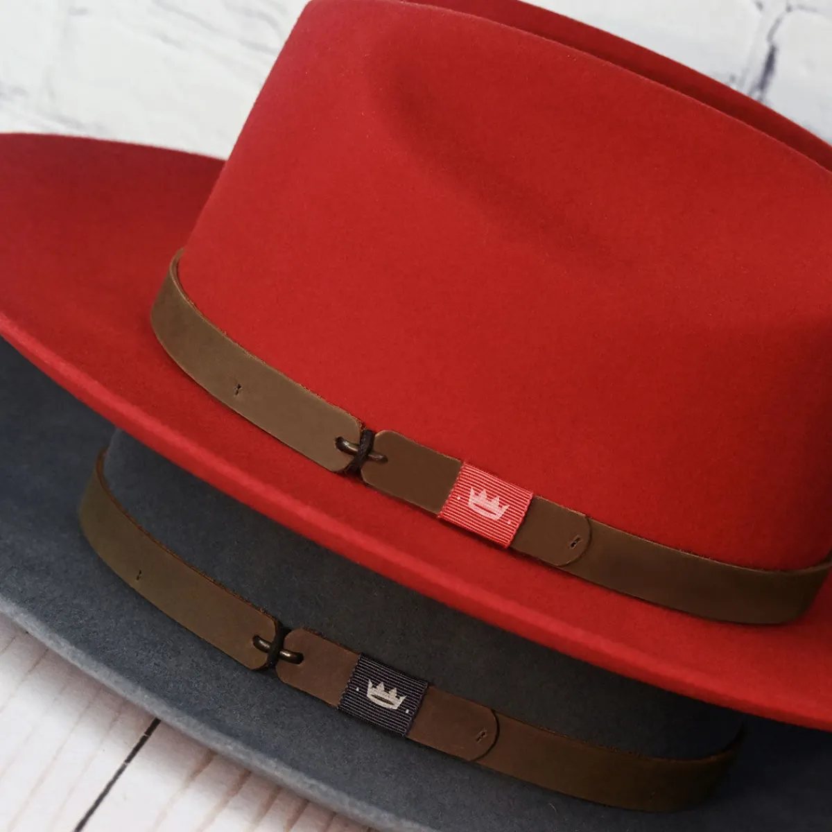 817 Cowboy Hat-Trimmed & Crowned Hot