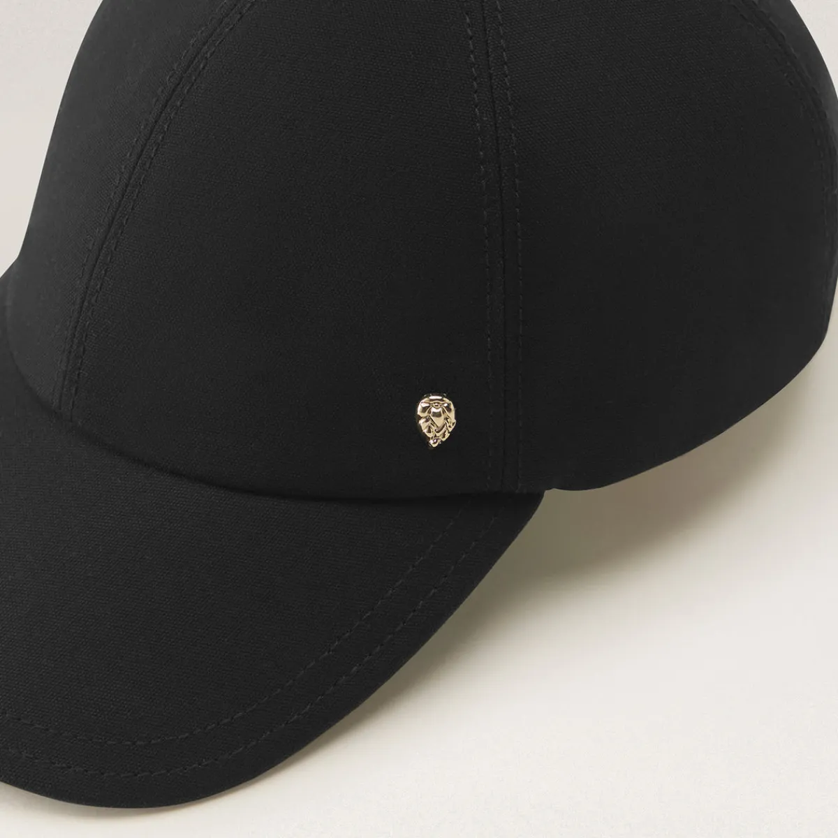 Mae Cap-Helen Kaminski Clearance